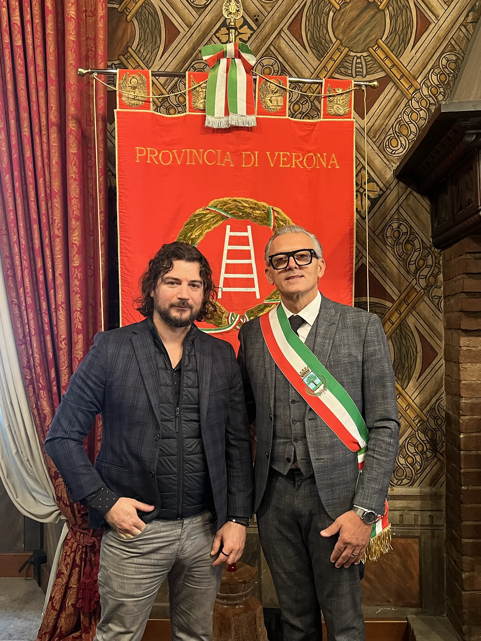 Meeting with Local Political Forces: The "Romeo and Juliet" Collection Could Come to Italy 3