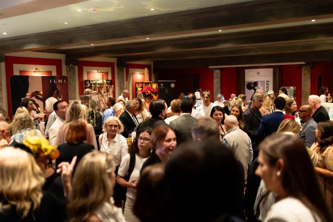 ART-N-LUXURY-156 9 ART N LUXURY 156