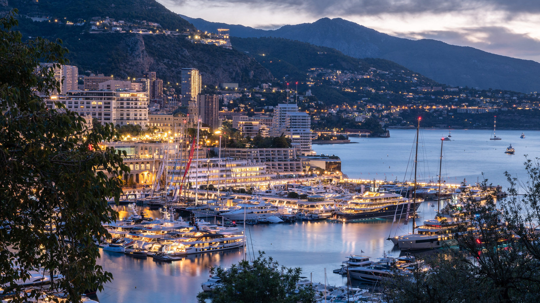 Alex Righetto ad Art & Luxury Monaco 2026 1 artwork mys 6a82df77a57746 uai