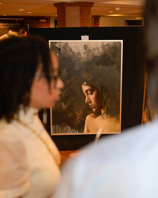 Romeo & Juliet: The Metamorphosis all’Art & Luxury Monaco 5 Visitatori osservano un dipinto della collezione Romeo & Juliet: The Metamorphosis di Alex Righetto durante l’Art & Luxury Monaco 2026.
